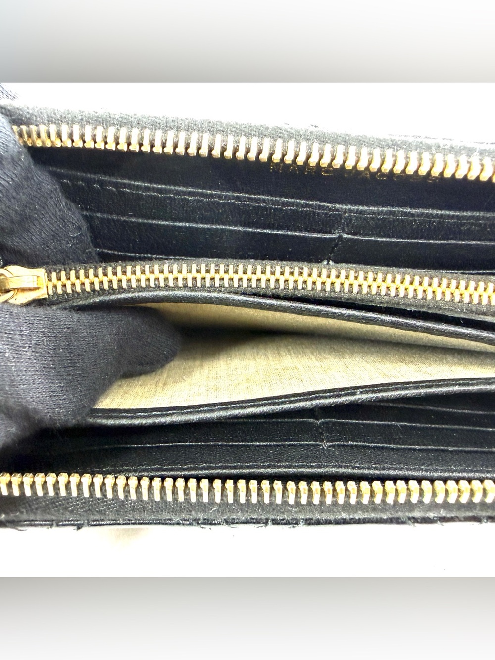 Marc Jacobs Black Quilted Leather Large Zip Around Wallet Clutch Brass Push Lock - Picture 10 of 10